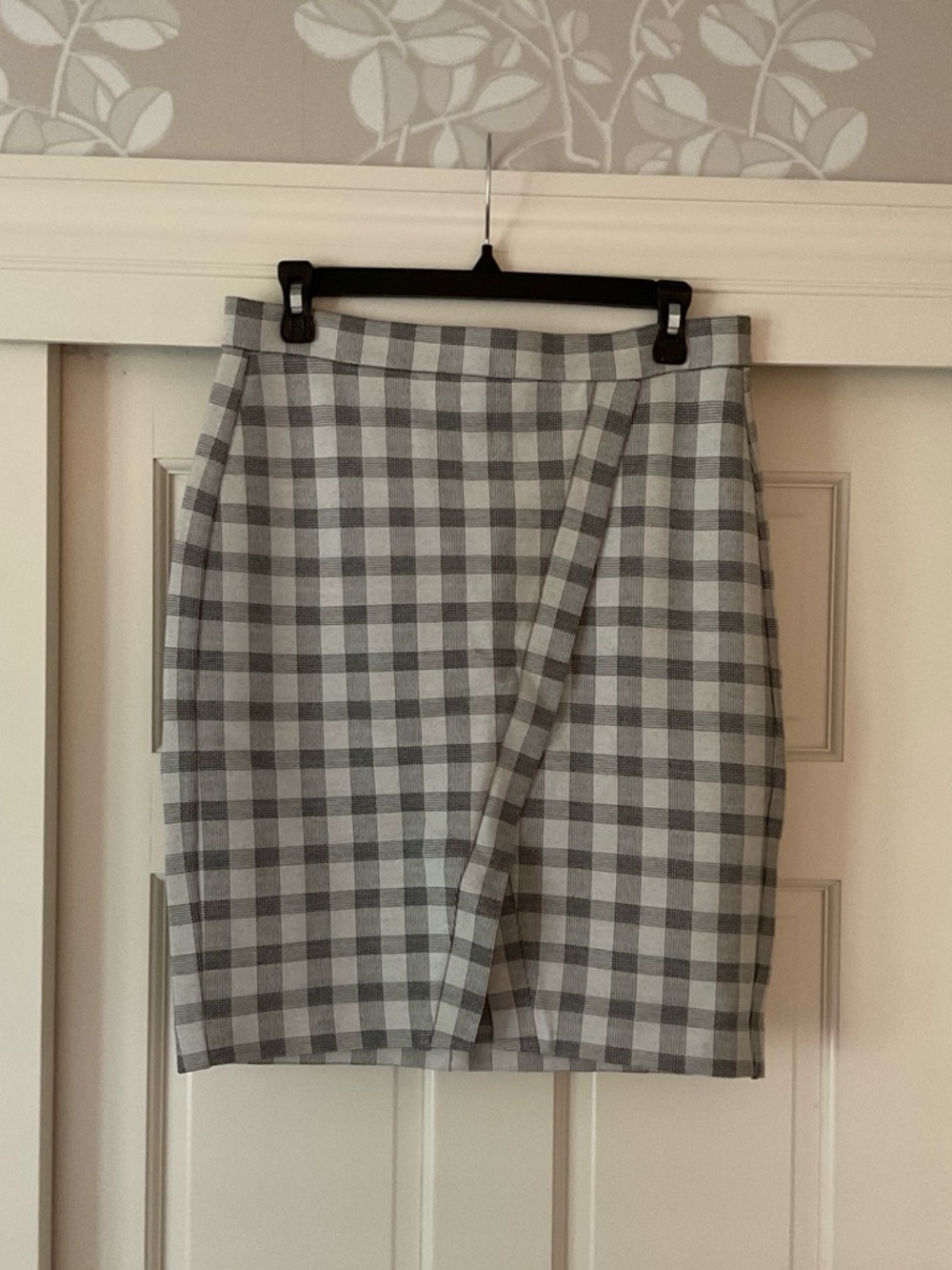 CAbi - Style #5303 - Valentina Grey Checked Pencil Skirt